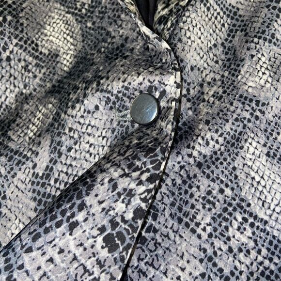 Dana burchman plus size blazer - Picture 4 of 9